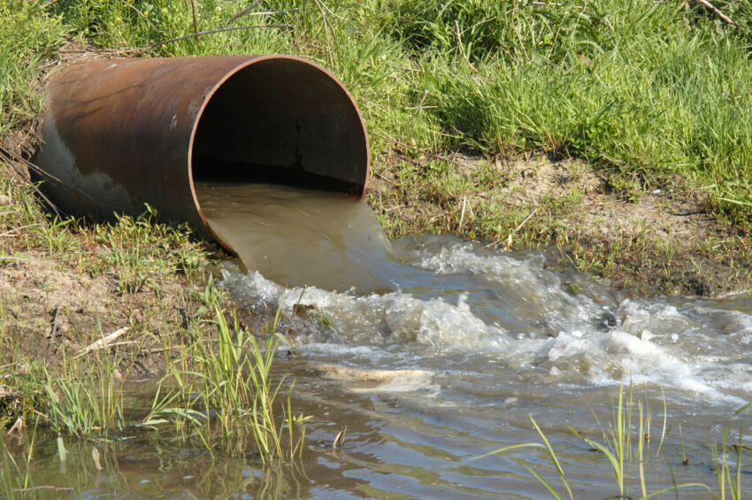 Actividades industriales que contaminan el agua